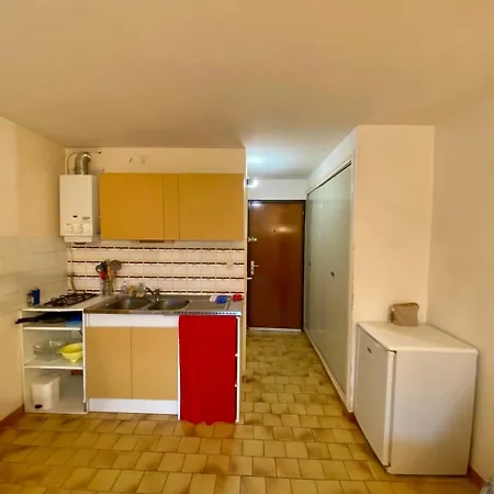 A 100m De La A4, Rez-de-chaussee * Agde