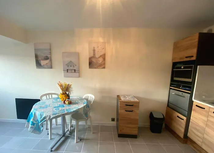 A 100m De La A4, Rez-de-chaussee * Agde