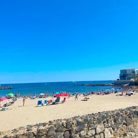 A 100m De La A4, Rez-de-chaussee Agde