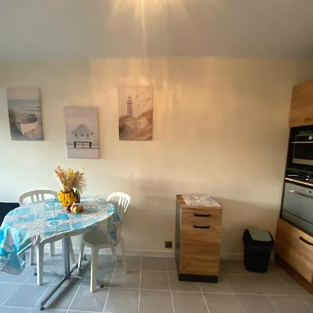 A 100m De La A4, Rez-de-chaussee * Agde