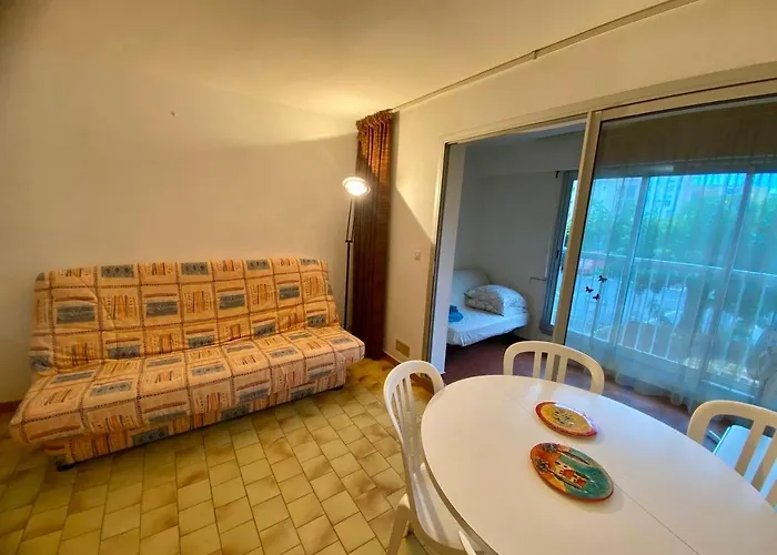 A 100m De La A4, Rez-de-chaussee *