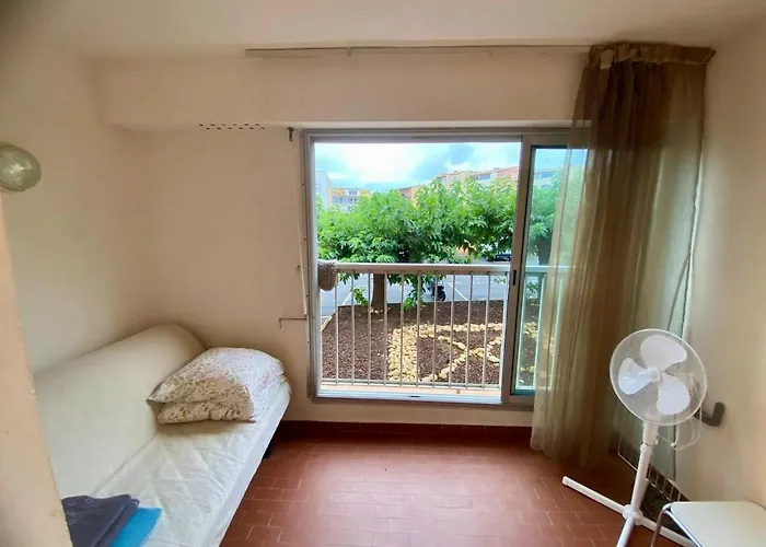 A 100m De La A4, Rez-de-chaussee * Agde