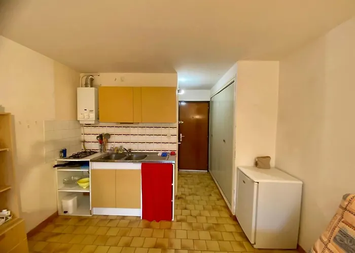 A 100m De La A4, Rez-de-chaussee * Agde